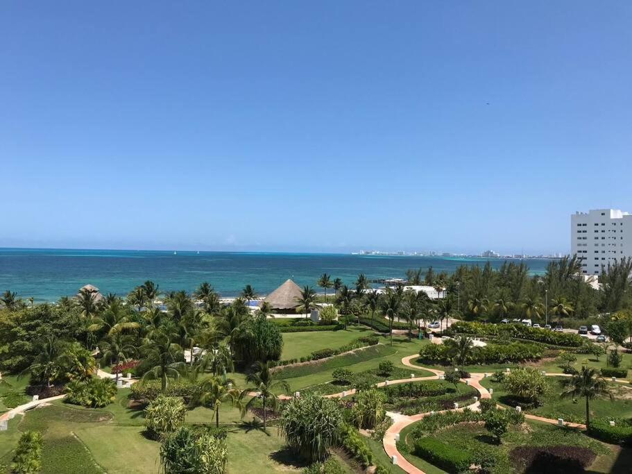 Punta Me Luxury Apartments Ocean View & Beach Front In Amara Cancún Zewnętrze zdjęcie