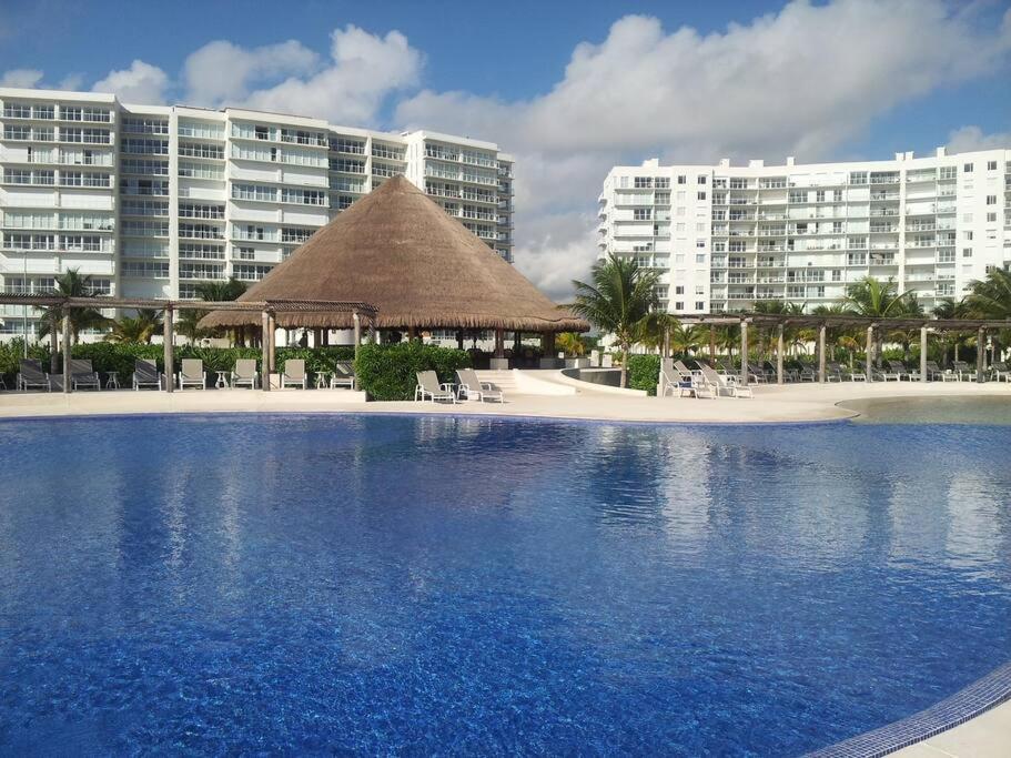 Punta Me Luxury Apartments Ocean View & Beach Front In Amara Cancún Zewnętrze zdjęcie