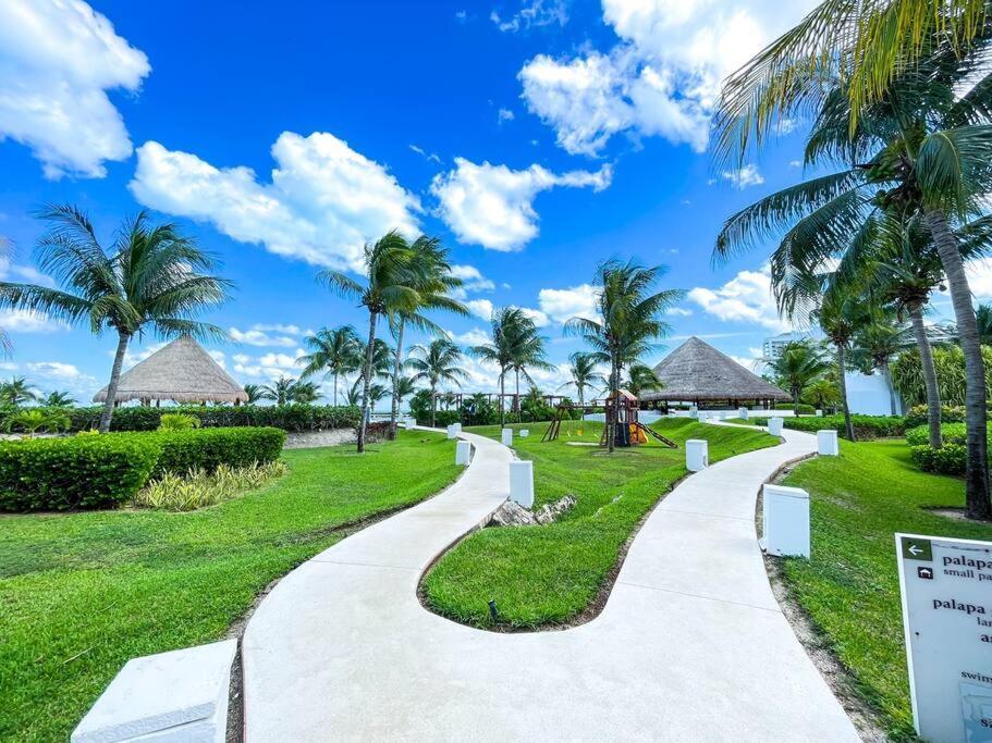 Punta Me Luxury Apartments Ocean View & Beach Front In Amara Cancún Zewnętrze zdjęcie